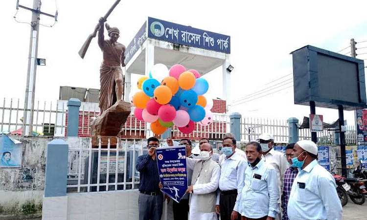 পটুয়াখালীতে বীর মুক্তিযোদ্ধা ভাস্কর্যের উদ্বোধন
