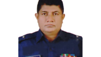 নারী পুলিশের সাথে আপত্তিকর অবস্থায় ধরা, ইন্সপেক্টর ক্লোজড