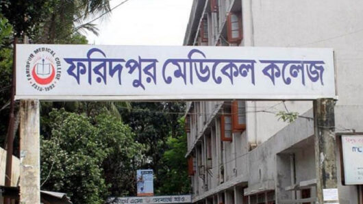 বাস-প্রাইভেটকার সংঘর্ষ, উদ্ধারকারী তিনজনসহ নিহত ৪