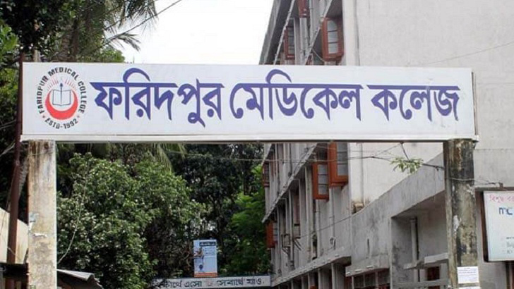 বাস-প্রাইভেটকার সংঘর্ষ, উদ্ধারকারী তিনজনসহ নিহত ৪