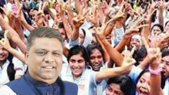 কৃতি শিক্ষার্থীদের শুভেচ্ছা ও অভিনন্দন জানালেন মেয়র আনোয়ারুজ্জামান