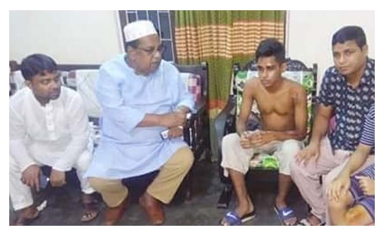 আহত ছাত্রদল কর্মী নাহিয়ানকে দেখতে গেলেন সিলেট জেলা বিএনপির সভাপতি আবুল কাহের শামীম