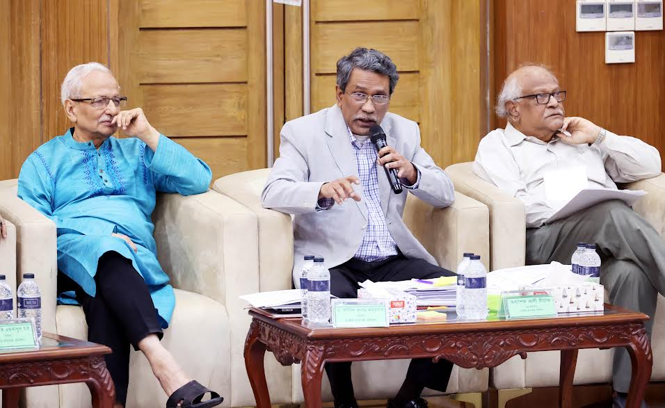 অমীমাংসিত বিষয়ে ঐকমত্যে পৌঁছাতে এগিয়ে আসুন, ছাড় দিন: অধ্যাপক আলী রীয়াজ