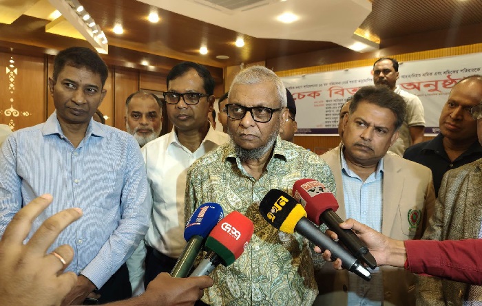 প্রবাসে লোক পাঠানোর নামে প্রতারণা করলে কঠোর ব্যবস্থা : প্রবাসীকল্যাণ মন্ত্রী