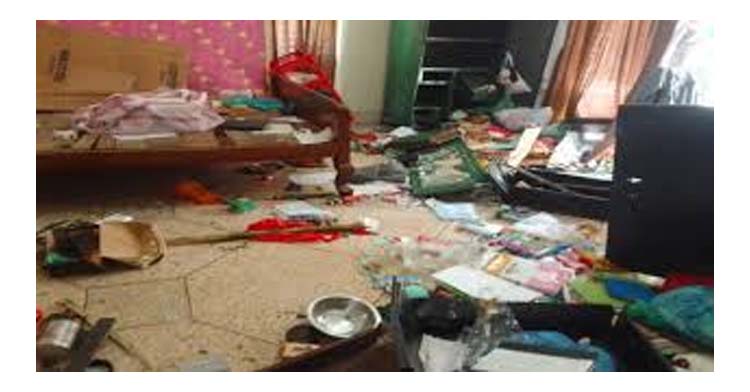 রাজনৈতিক প্রতিহিংসার জের কুলাউড়া উপজেলার প্রতাবী গ্রামে প্রবাসী ছাত্রলীগ নেতার বাড়িতে হামলা ভাঙচুর